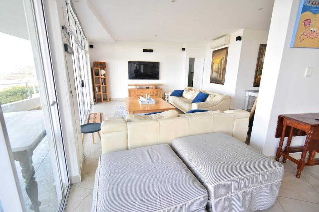 Apartment Seaside Getaway *